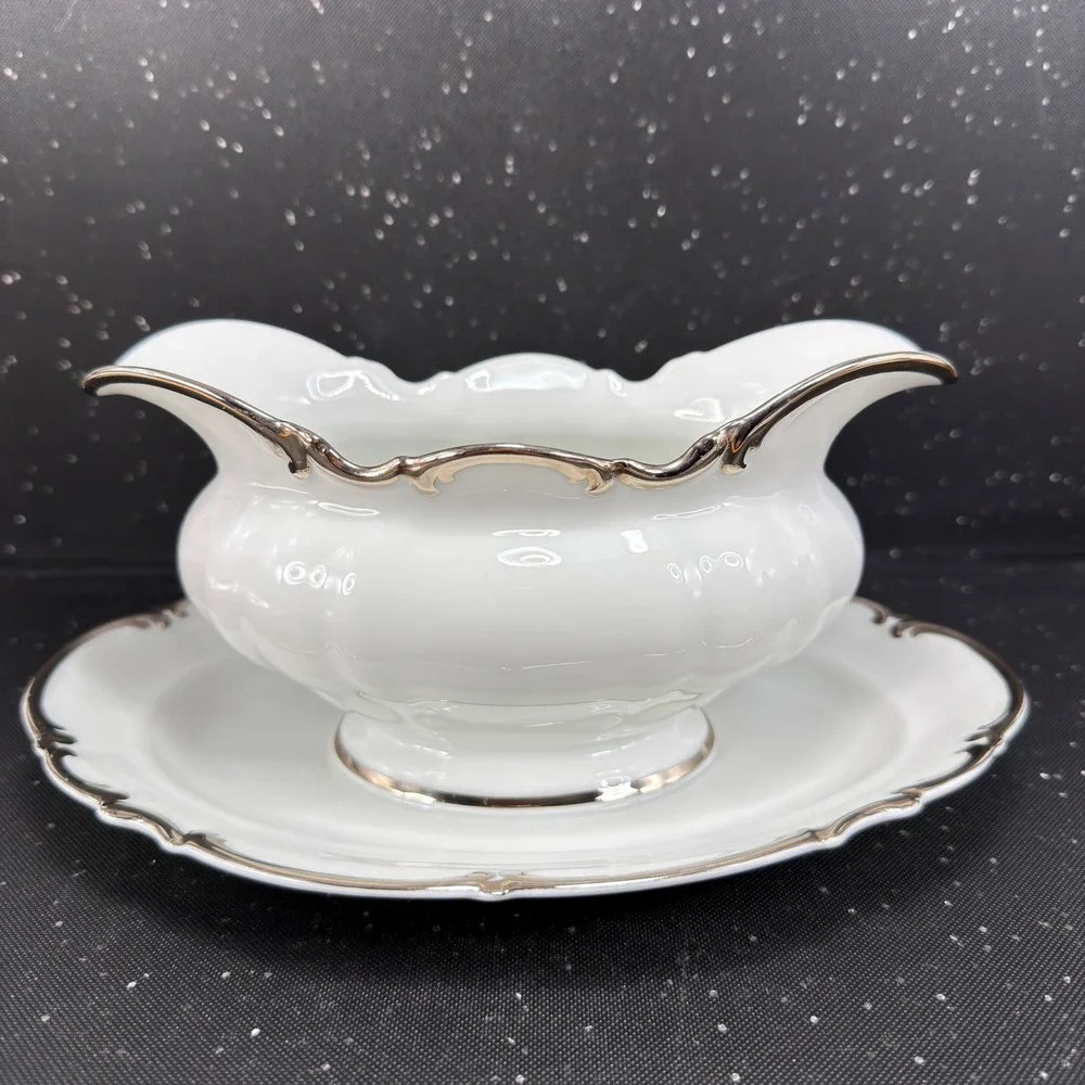 Hutschenreuther Selb Bavaria Pasco The Revere Gravy Boat Platinum Trim 8045 VTG
